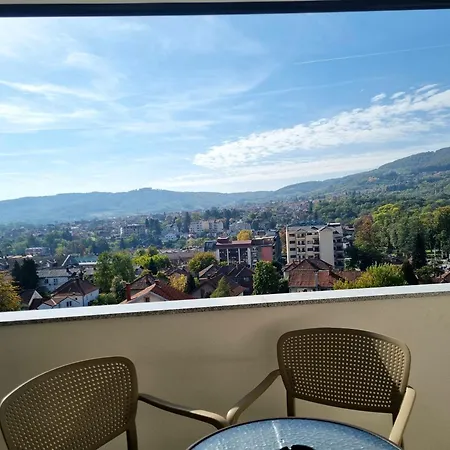 View 40 *